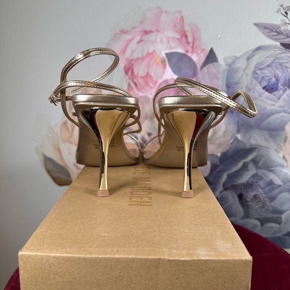 New Steve Madden Annie Heel in Champagne gold metallic strappy mid high open toe - Picture 5 of 8